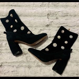 Nanette Lepore. Suede Shoe. NEVER WORN. Size 7